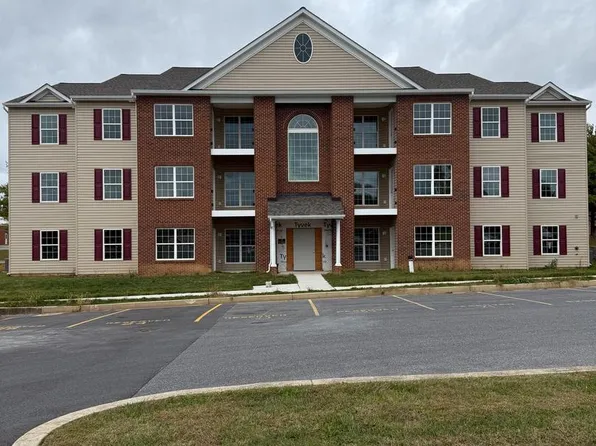 820 Wembley Dr #1A, Hampstead, MD 21074