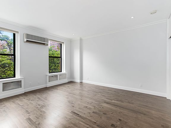 4th image of 222 E 32nd St APT 3