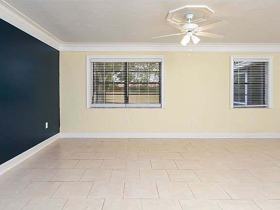 5th image of 412 SE Seabreeze Ln