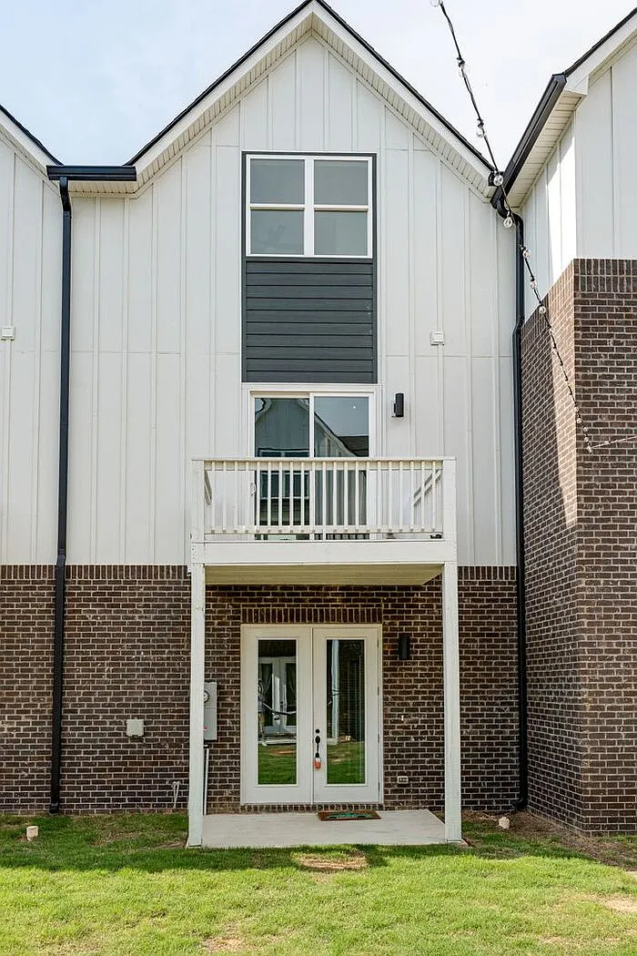 2 bed, 3.0 bath, 1660 sqft, $1,595 — Photo 1
