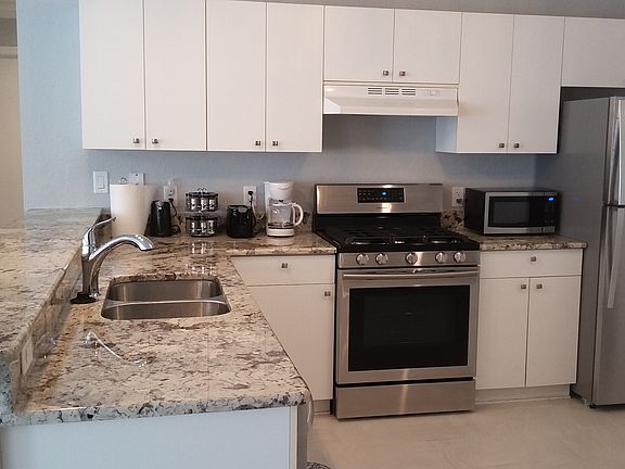 4th image of 1705 Campos Dr