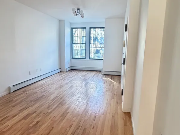 198 Moffat Street image 1 of 11