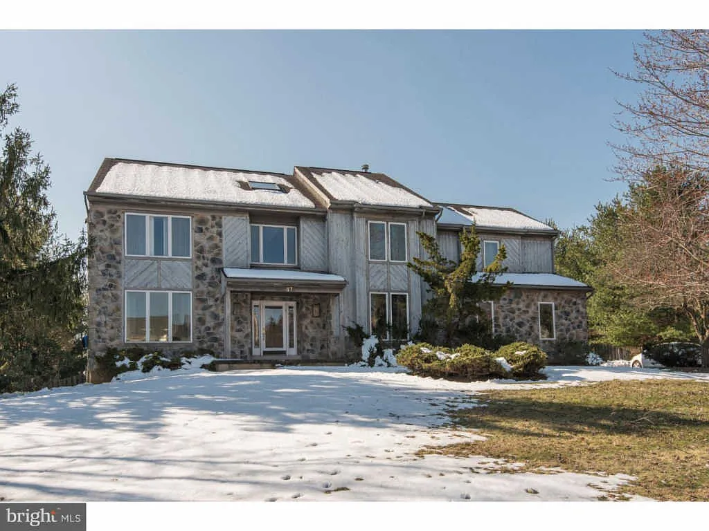 47 Thoroughbred Dr photo 1