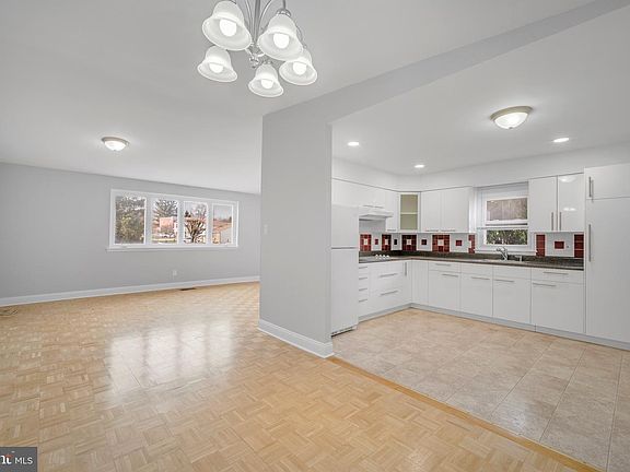 4th image of 11817 Audubon Ave