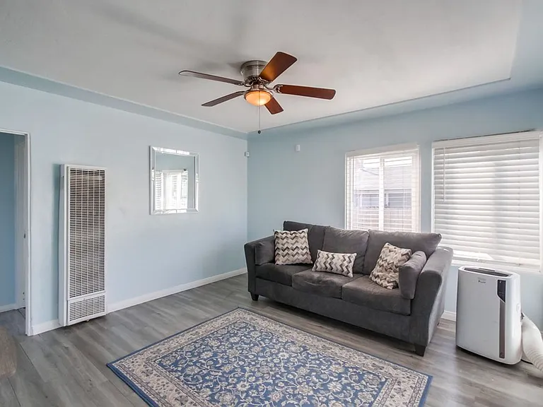3877 Chamoune Ave — Photo 3