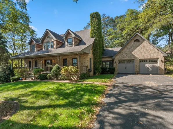 10024 Hedwig Dr, Saint John, IN 46373