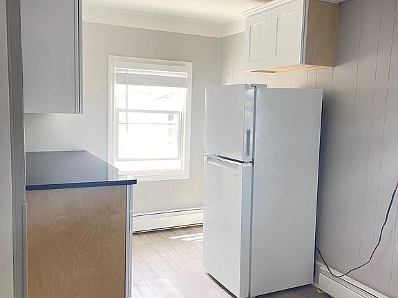 4th image of 26-28 Vine St #2