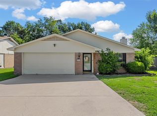 1932 Century Dr, Woodway, TX 76712