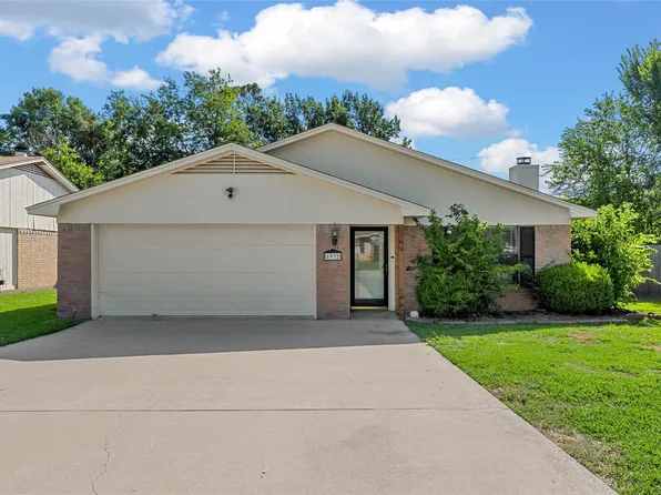 1932 Century Dr, Woodway, TX 76712
