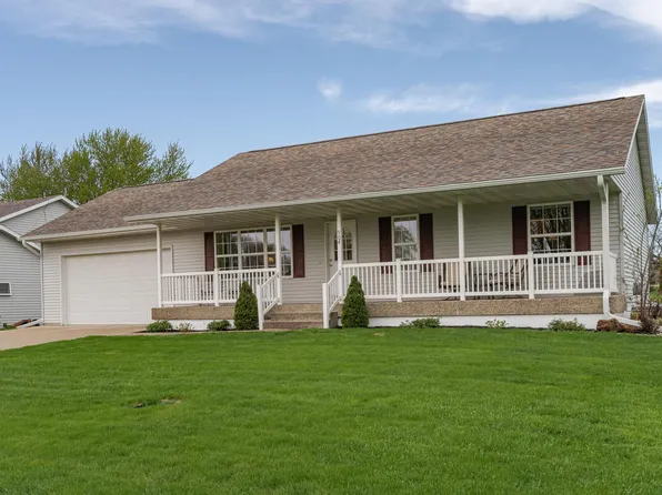904 W 1st St, West Concord, MN 55985