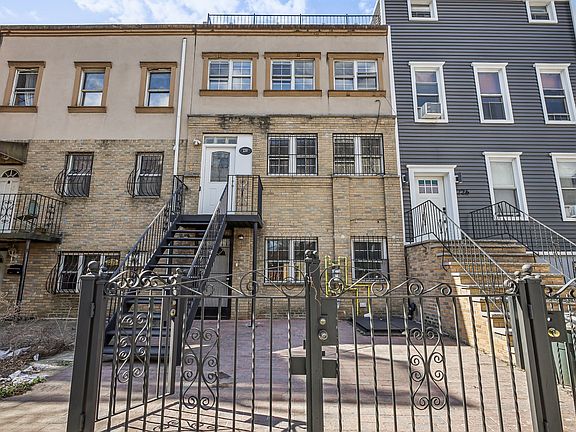 5th image of 230 10th St APT 1