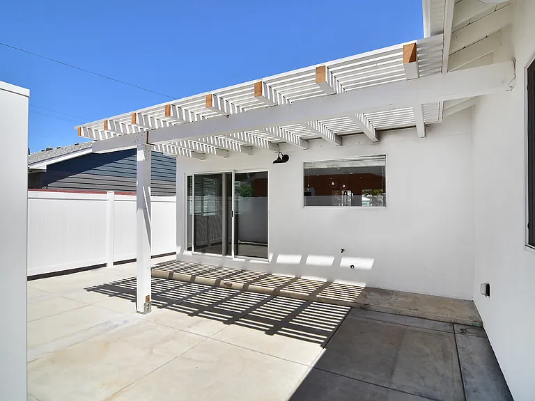 22446 Berdon St — Photo 14