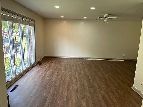 3rd image of 131 Vermillion Ave
