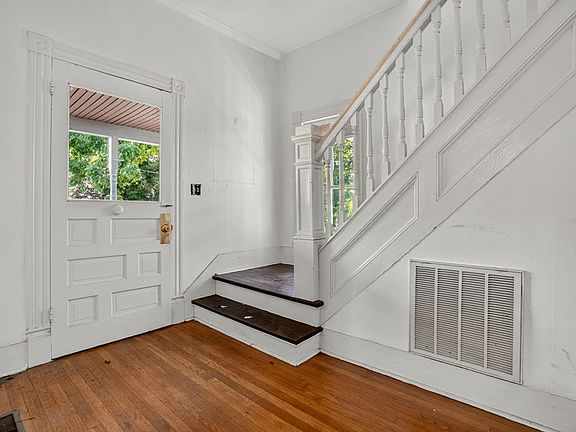 23rd image of 11 Parker St