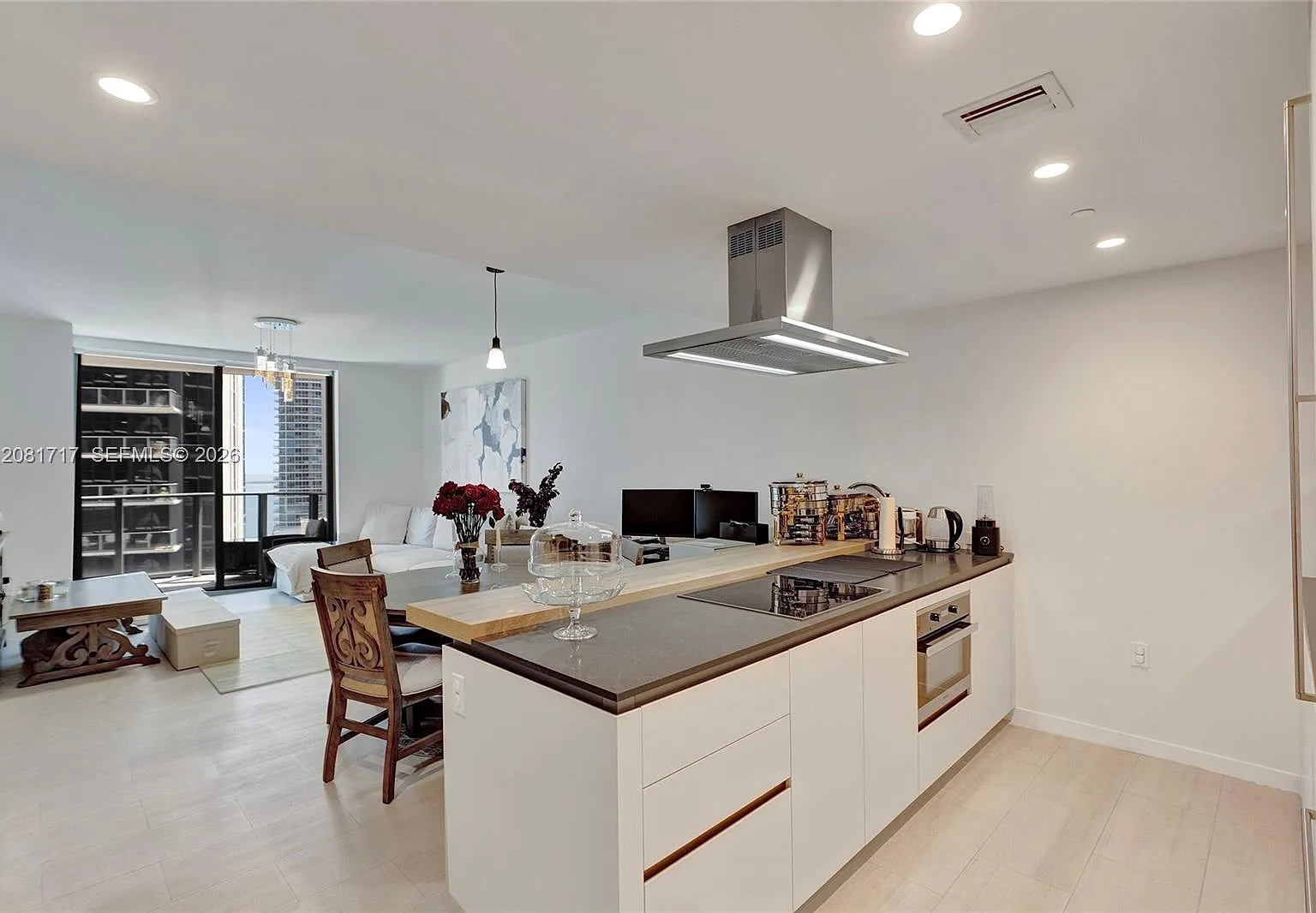 Brickell Flatiron Condo — Photo 4