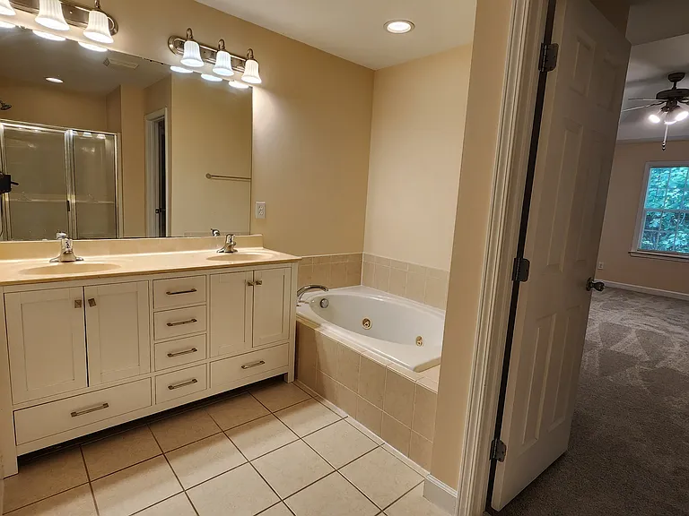 6004 Kohler Ln — Photo 9