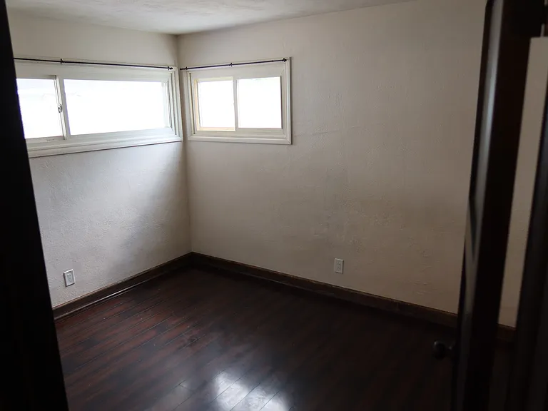 1637 Hanover St — Photo 9