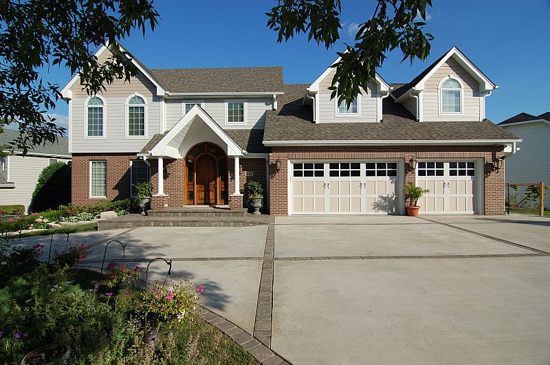444 Flock Avenue
