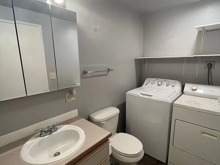 Boston West Apartments — Photo 10