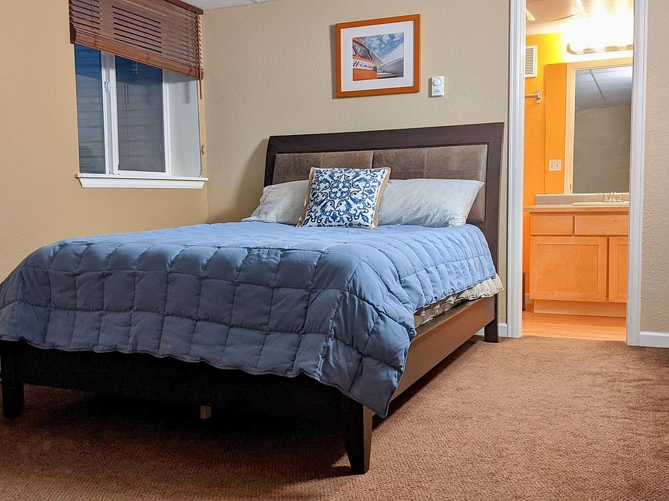 Bedroom - view 1
