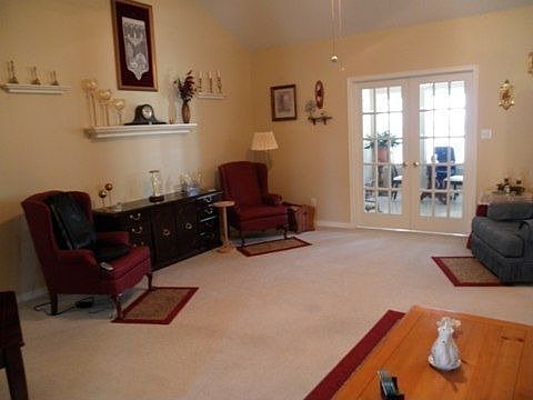 2nd image of 1712 Charlotte Dr
