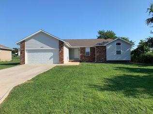 422 E Stone Creek Rd, Willard, MO 65781