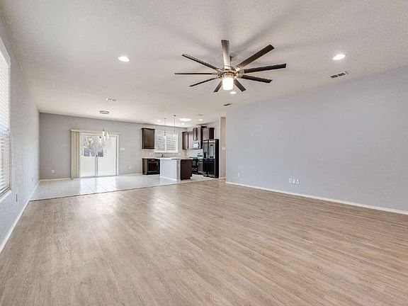 5th image of 9004 Blackstone Dr