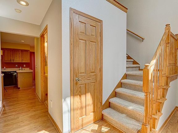 5th image of 318 Sand Dr