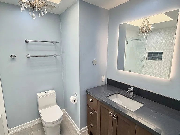 408 N Broadway #C — Photo 16