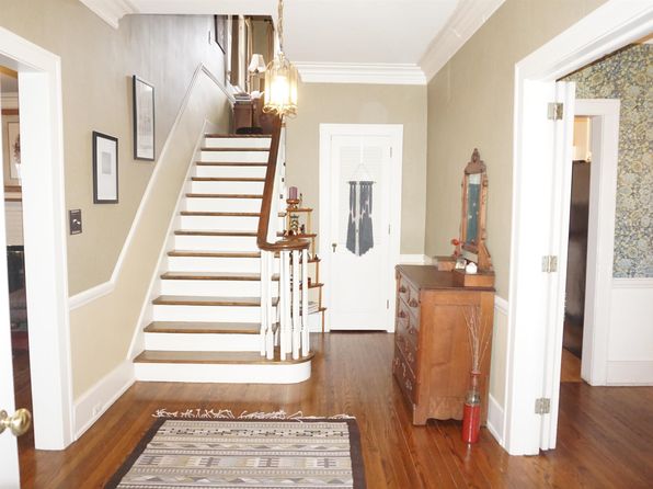 1208 Leeper Ave, South Bend, IN 46617