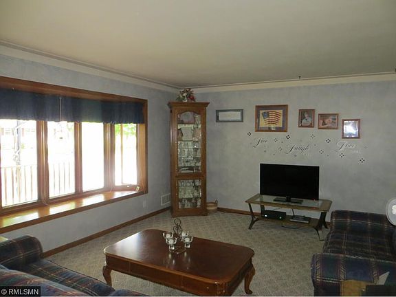 3rd image of 106 E Douglas St