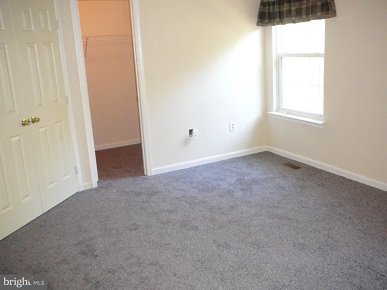 406 Park Cove Dr — Photo 12