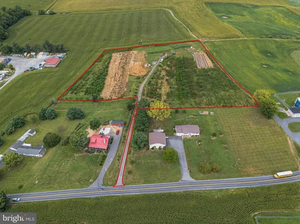 6401 Orphanage Rd, Waynesboro, PA 17268