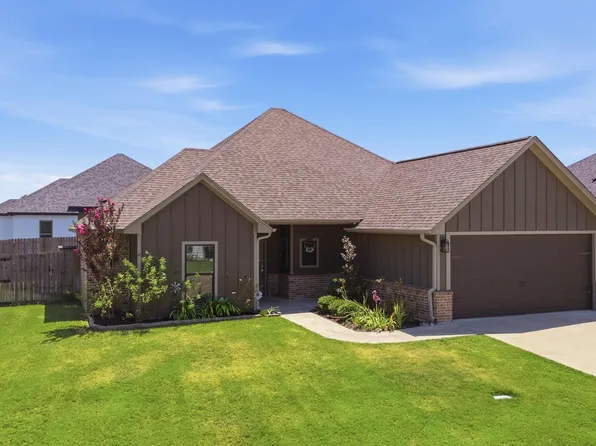 217 Smith Cir, Lindale, TX 75771