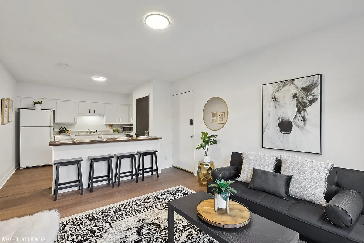 Building Photo - Twin Oaks Residences LLC