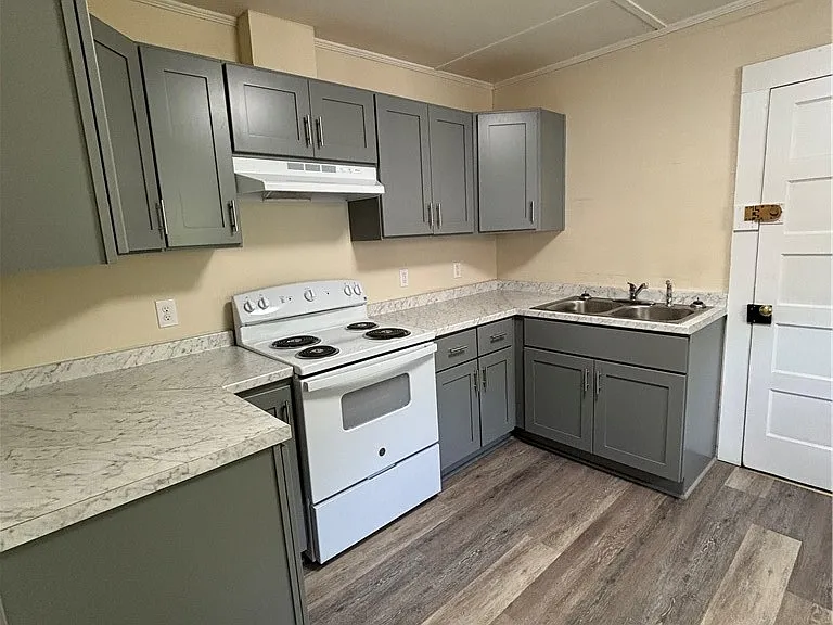 2607 Union St — Photo 3