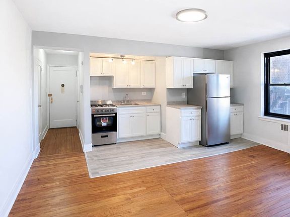 2nd image of 2821 Kings Hwy APT 5N