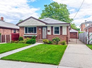 6129 230th St, Oakland Gardens, NY 11364