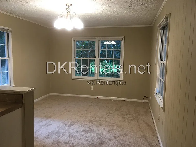 808 Meadow Pl — Photo 8