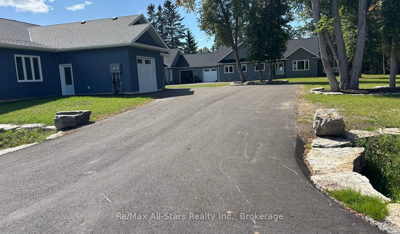 2 bed, $3,200 — Photo 1