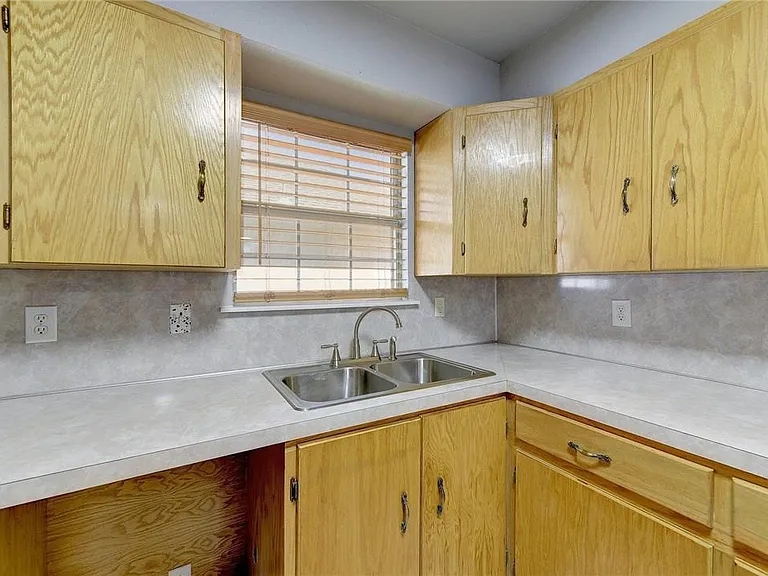 6402 Santos St — Photo 10