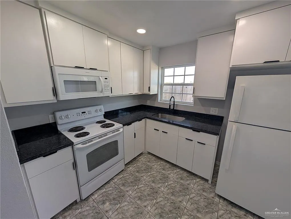2 bed, 2.0 bath, 1085 sqft, $1,000 — Photo 4