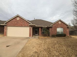 716 Blake Ct, Edmond, OK 73003