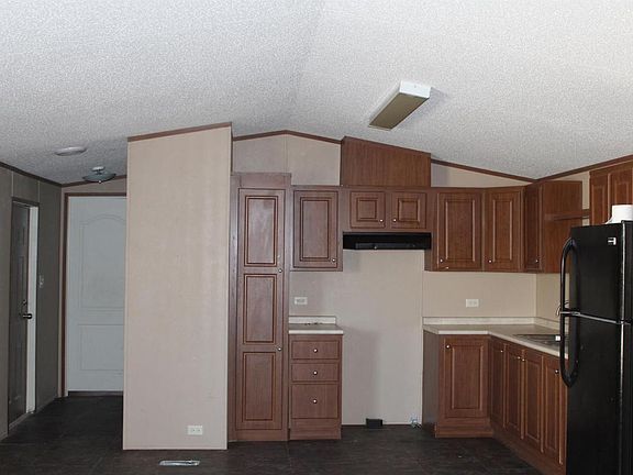 2nd image of 930 W Expressway 83 #140
