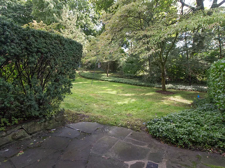 1058 Boston Post Rd — Photo 6