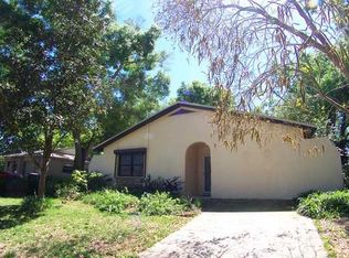 910 Park St, Seffner, FL 33584