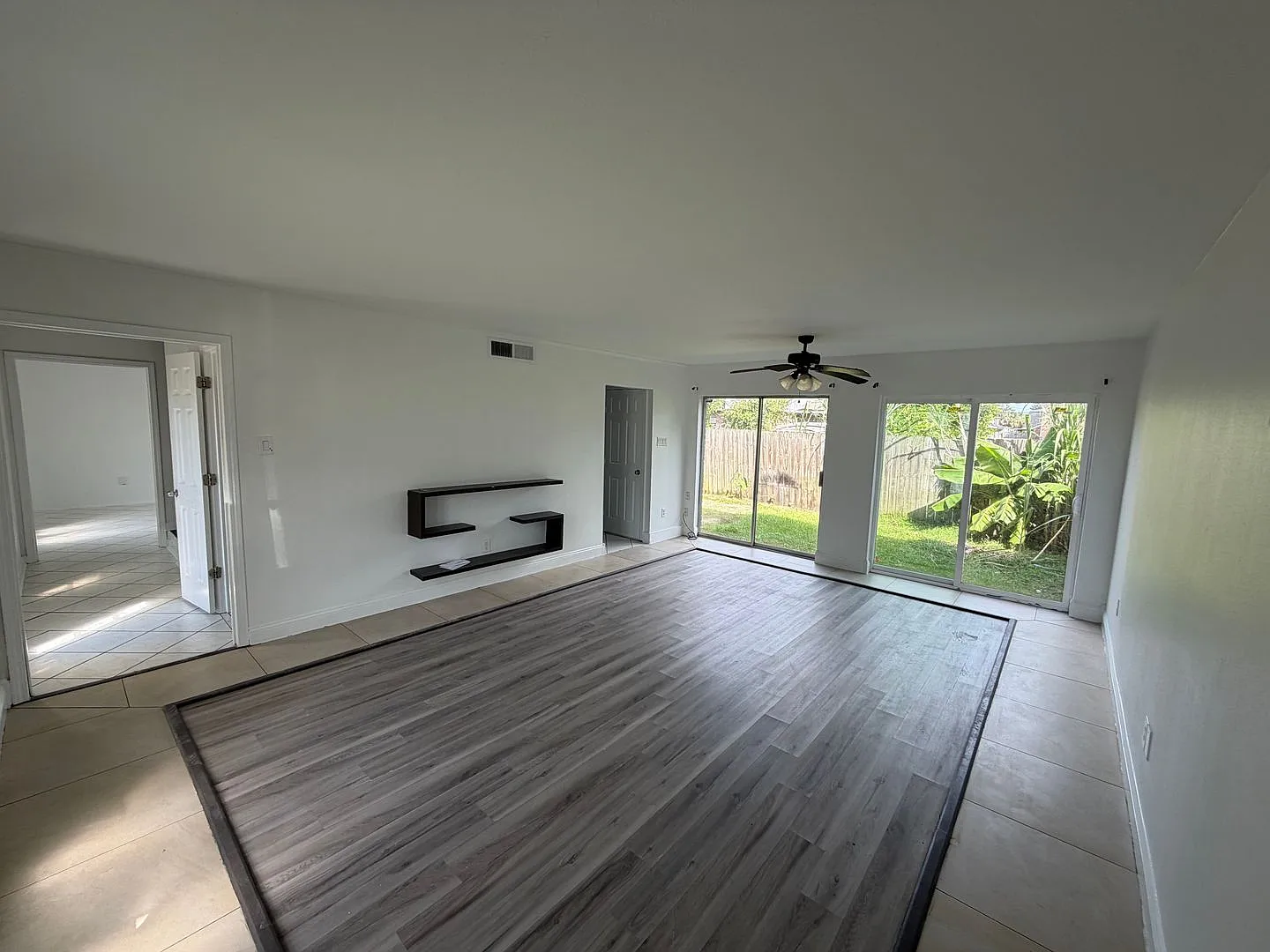 3725-27 N. I-10 Service Road — Photo 1