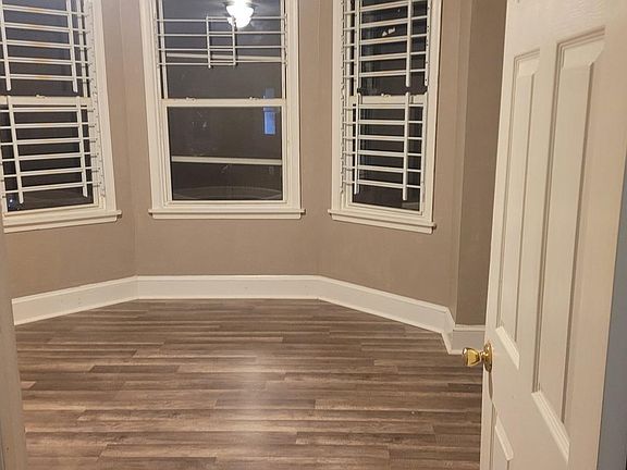 4th image of 6327 Regent St