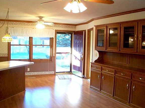 Dining Area & Foyer