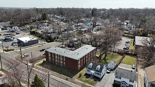 560 Main St Photo 1